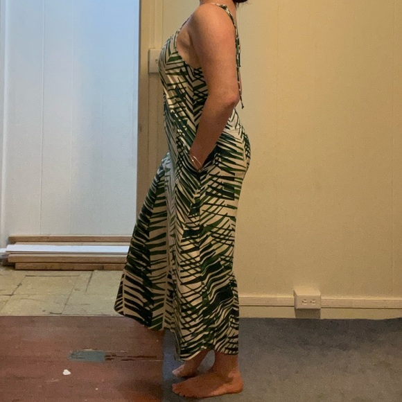 Manuheali’i Jumpsuit (M) - Picture 4 of 5